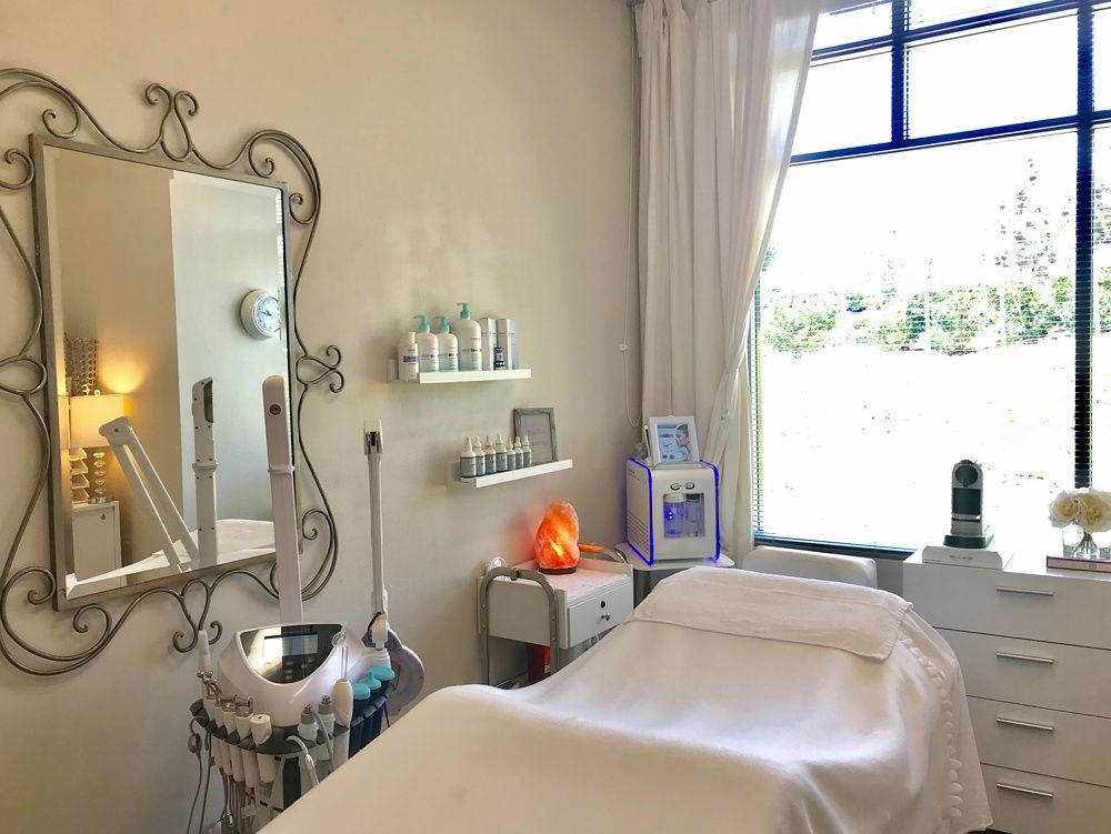 D’Modern Beauty Dana Point Aesthetics Facials, Lash Extensions Laguna